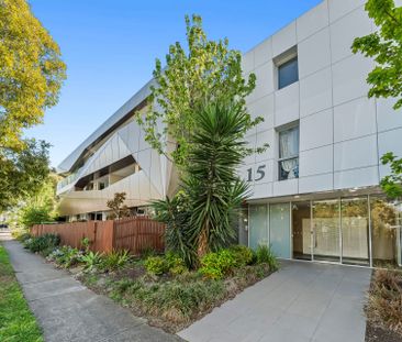 Stylish Apartment Living in a Prime Lifestyle Location - Photo 4