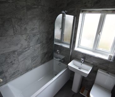 To Let 3 Bed Detached House - Photo 5