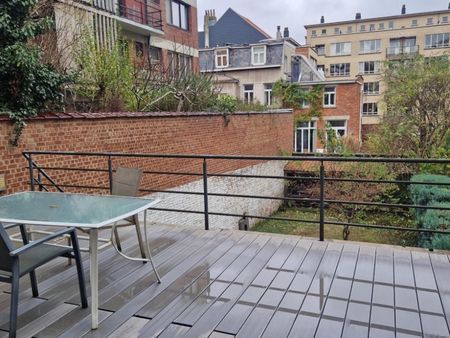 IXELLES : REZ-DE-CHAUSSEE 1 CHAMBRE MEUBLE + TERRASSE - Ixelles - Photo 3