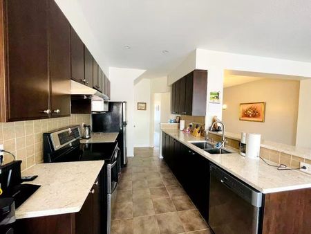 For Lease - 245 Badgeley Circle, Kanata, Ontario - Photo 3