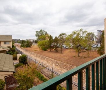 45/12 Albermarle Place, Phillip - Photo 5