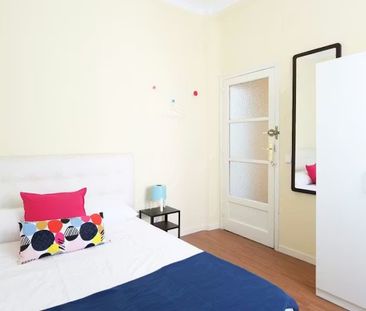 Calle de O'Donnell, Madrid, Community of Madrid 28009 - Photo 2