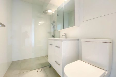 Modern apartment with amazing accessibility - Photo 4