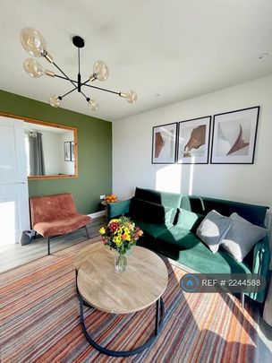 2 bedroom flat to rent - Photo 1