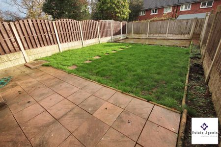 3 Bedroom House - Mid Terrace To Let - Photo 5