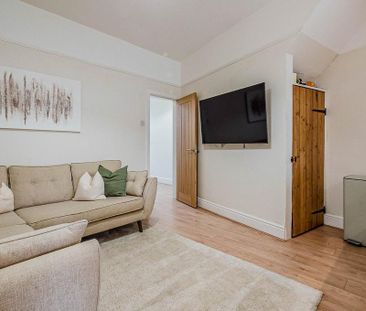 2 bedroom end of terrace house to rent - Photo 1