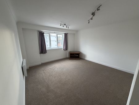 Upper Priory Street, Northampton - Photo 3