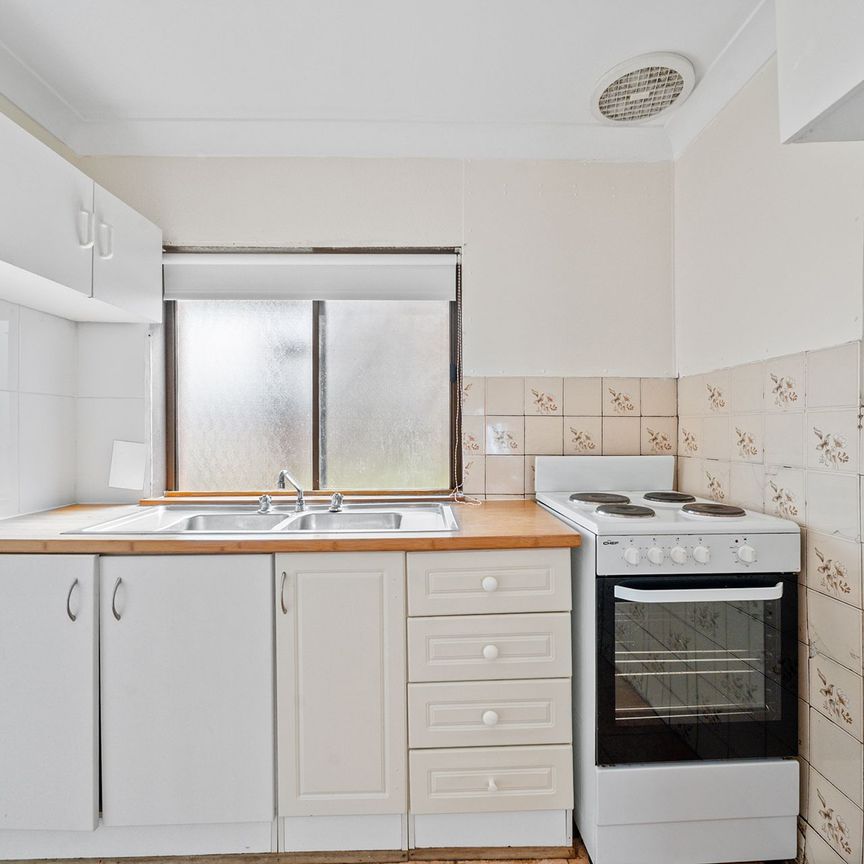 Charming home on Uriarra Road - Photo 1