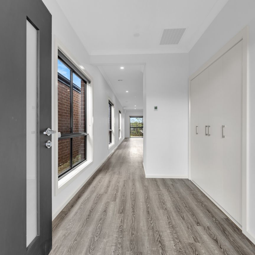 59 Selbourne Street, Strathtulloh VIC 3338 - House For Rent | Domain - Photo 1