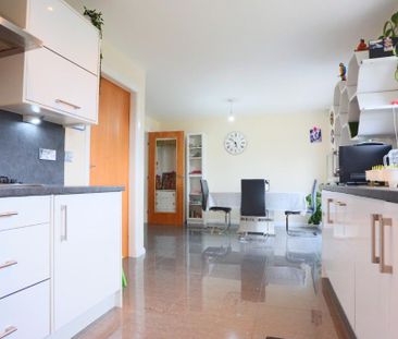 4 bedroom detached house to rent - Photo 1