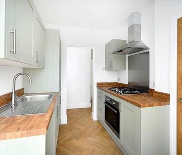 Ewart Grove, Wood Green, London, N22 - Photo 2