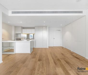 Spacious Two-bedroom Apartment with Breathtaking Water and City View - Photo 4