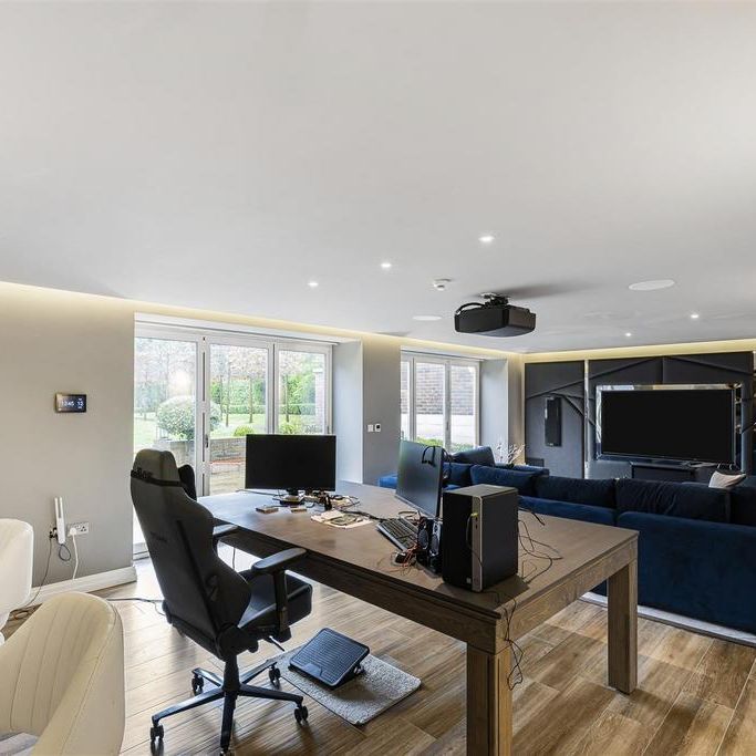 6 bedroom detached house to rent - Photo 1