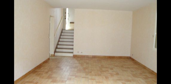 Location Maison 3 pièces 67 m² villentrois-faverolles-en-berry - Photo 2