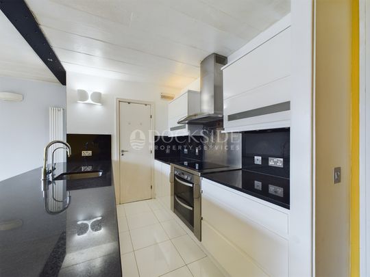 2 bed flat to rent in Beacon House, London, E14 - Photo 1