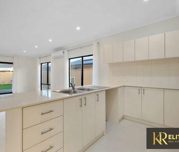 MODERN FAMILY LIVING IN A PRIME BALDIVIS LOCATION - Photo 4