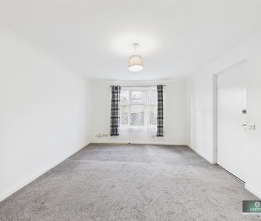 Lanercost Road, Crawley - Photo 1