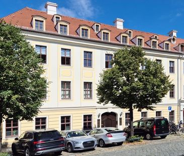 Raumgefühl ganz groß - Individuelle Maisonettewohnung im Barockviertel - Photo 4