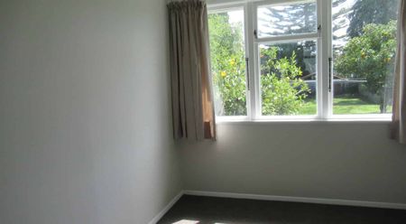 Three bedroom Unit - Photo 2