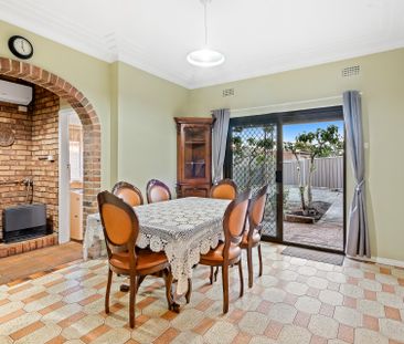 31 Shaw Avenue, Earlwood NSW 2206 - House For Rent | Domain - Photo 1