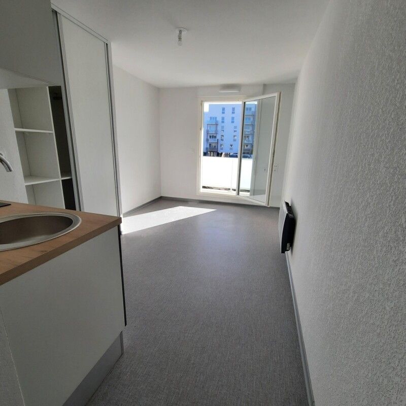 Location Appartement 1 pièce 18m² NIMES 30000 - Photo 2
