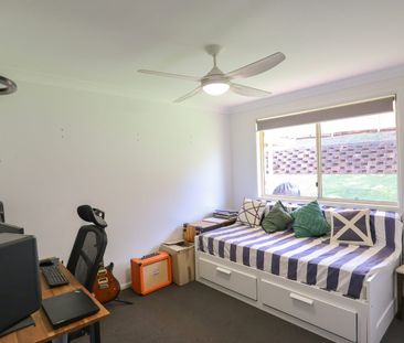 SPLIT LEVEL FAMILY HOME - Photo 2