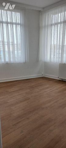 Dunkerque (59140) en Nord (59), emplacement valorisant pour cet appartement très lumineux refa... - Photo 2