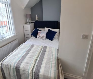 1 bedroom in a house share to rent - Photo 6