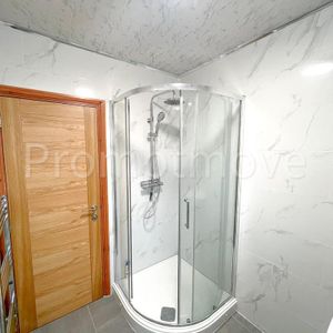 House share to rent - Photo 2