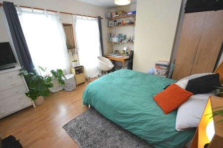 Grange Avenue, Reading, Berkshire, RG6 - Photo 2