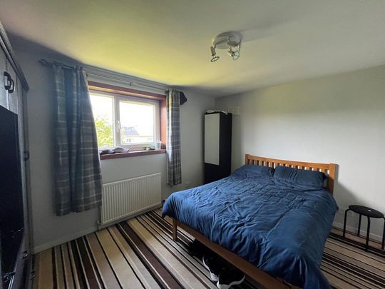 3 bedroom flat to rent - Photo 1