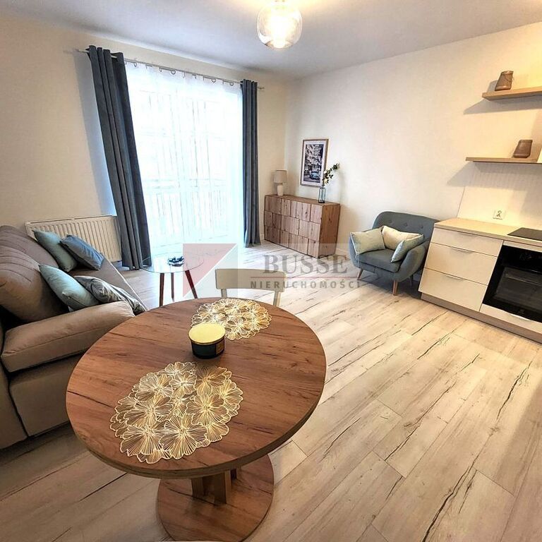 Wynajmę kawalerkę z balkonem i miejscem postojowym - Zdjęcie 1