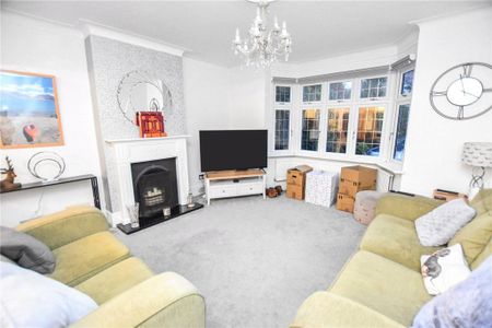 4 bedroom detached house to rent - Photo 2