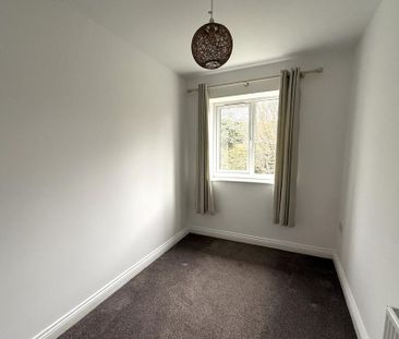 4 bedroom semi-detached house to rent - Photo 5