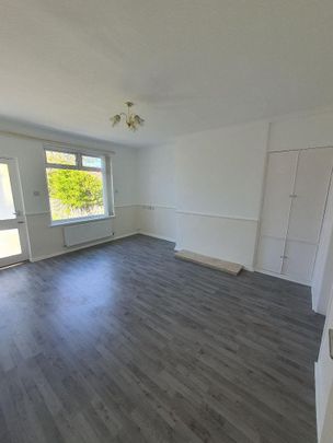 2 bedroom bungalow to rent - Photo 1