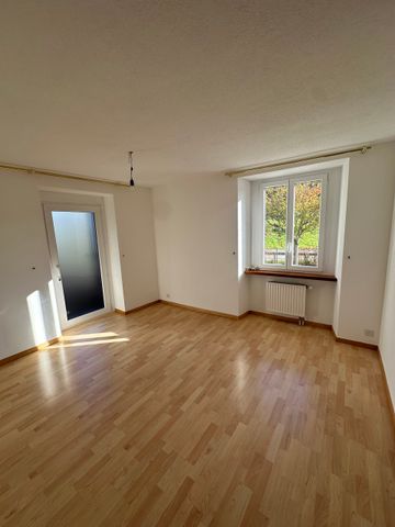 Bel appartement de 4.5 pièces dans une maison villageoise - Photo 3