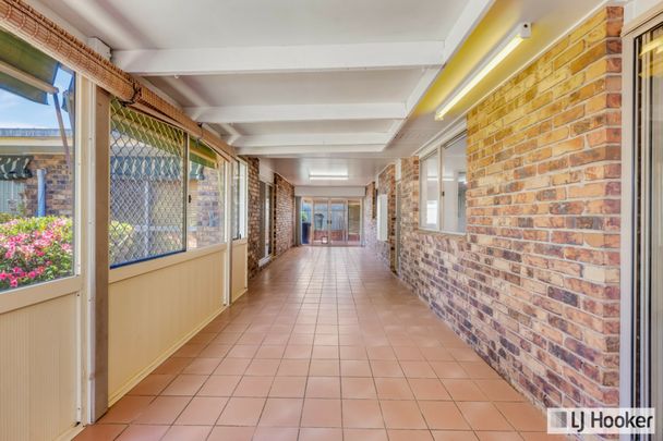 A REFINED RESIDENCE OFFERING COMFORT, SPACE & SUPERB PRACTICALITY - Photo 1