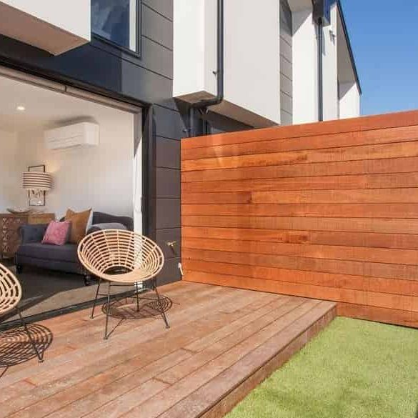 Modern three-bedroom townhouse in St Albans - Photo 1