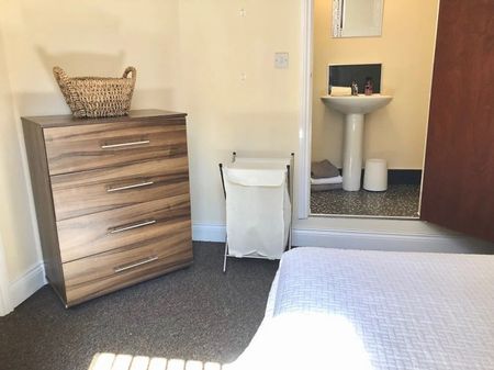 Wildman Street, Preston - Photo 3