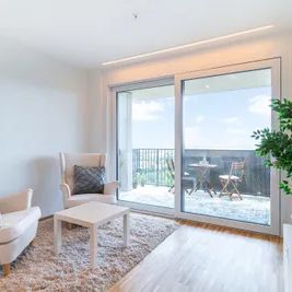 All inclusive mit Riesenbalkon!!! Strom, Heizung, Fitnessraum, Internet + TV und Concierge inklusive! - Foto 1