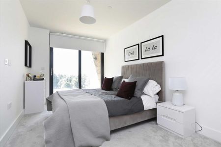 Sandown House High Street, Staines-Upon-Thames, TW18 - Photo 5