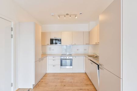 Centrally located, spacious and quiet apartment in London, SE11 - Photo 4