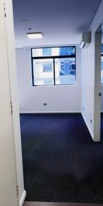 1 bed 1 bath - Photo 3