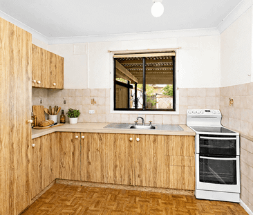 Comfortable & Convenient Family Living - Photo 4