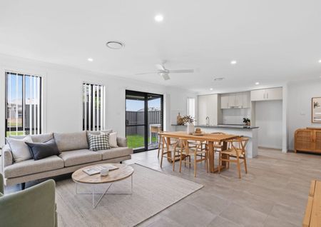 PRINSTINE THREE BEDROOM HOME , LOCATED IN PRIME LAKESIDE ESTATE - Photo 4