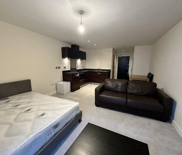Studio to rent - Photo 1