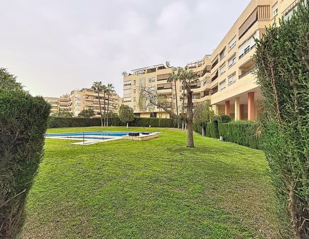 Flat - Málaga (Portada Alta-Polígono Carretera Cártama) - Photo 1