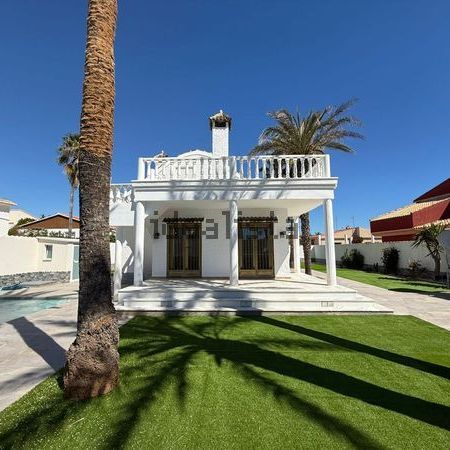 Alquiler de casa o chalet independiente en Calle los Rosales - Foto 1