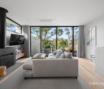 Three-Bedroom Townhouse Overlooking the Yarra River - Photo 1