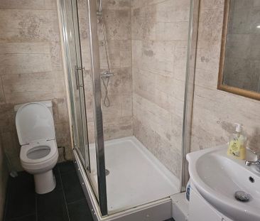 3 bedroom townhouse to rent - Photo 6